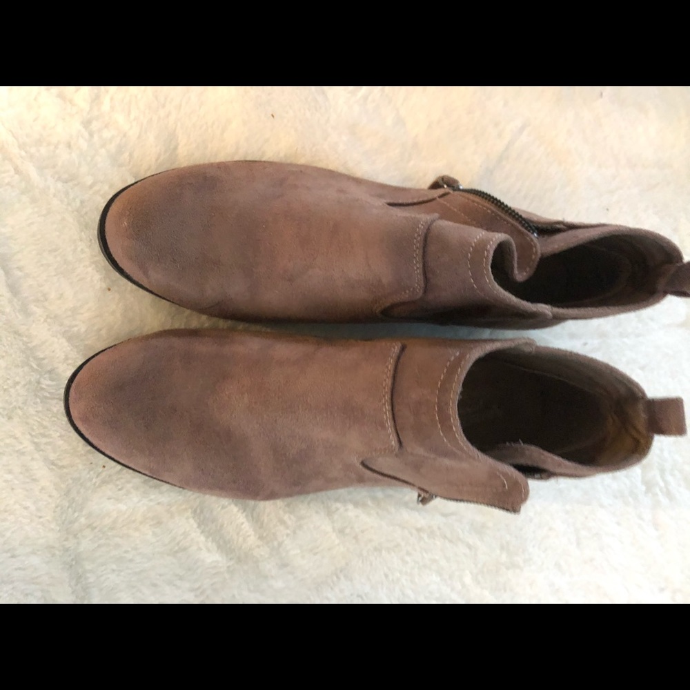 Shoes - Picture 4 of 4